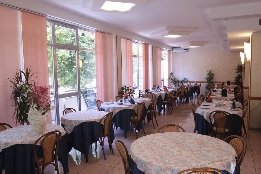 Hotel Colorado Rimini Eksteriør bilde